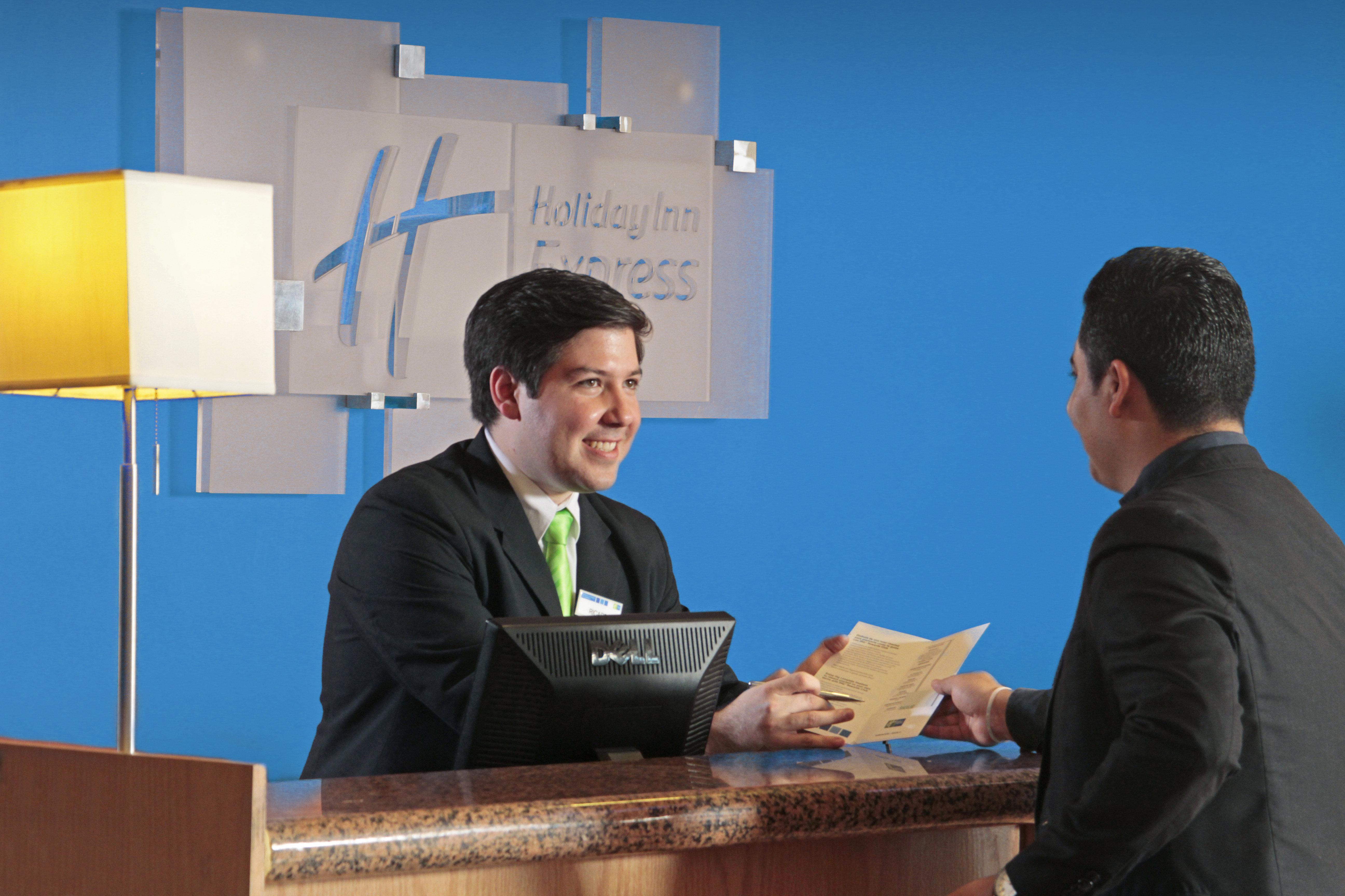 Holiday Inn Express Monterrey Galerias-San Jeronimo By Ihg Exterior foto
