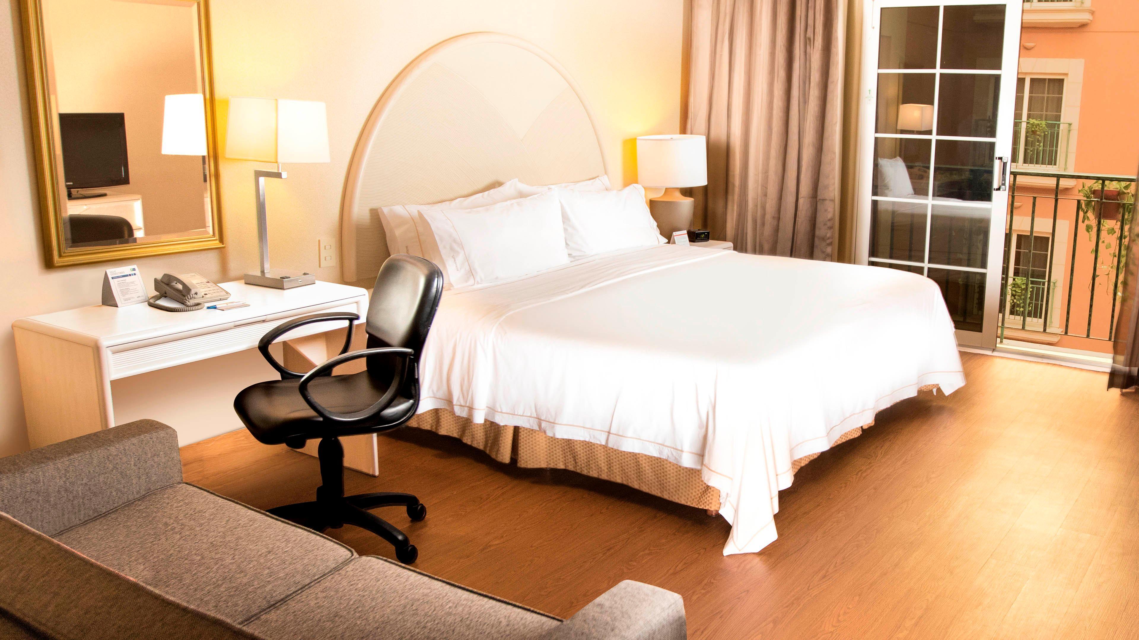 Holiday Inn Express Monterrey Galerias-San Jeronimo By Ihg Exterior foto