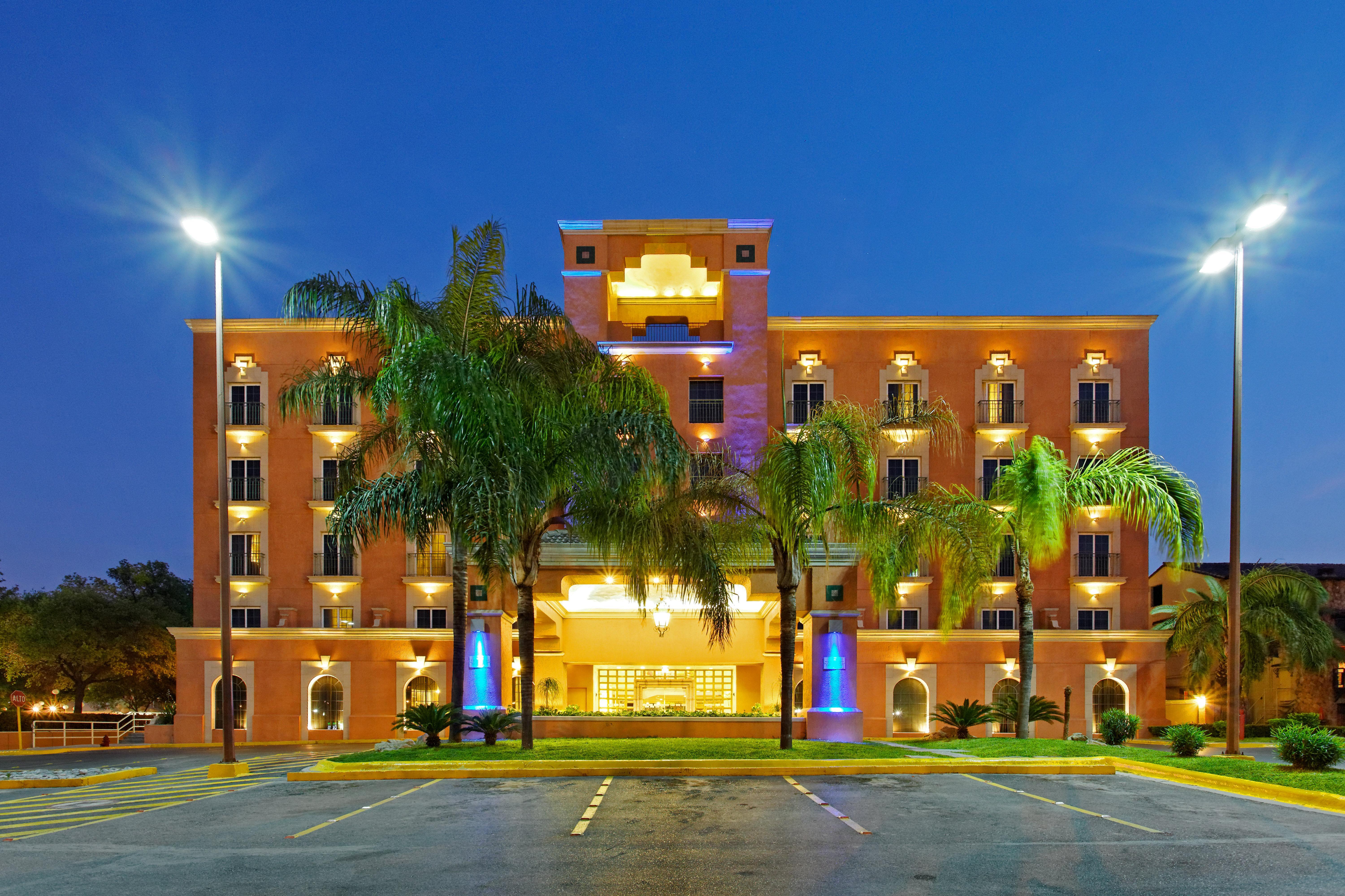 Holiday Inn Express Monterrey Galerias-San Jeronimo By Ihg Exterior foto