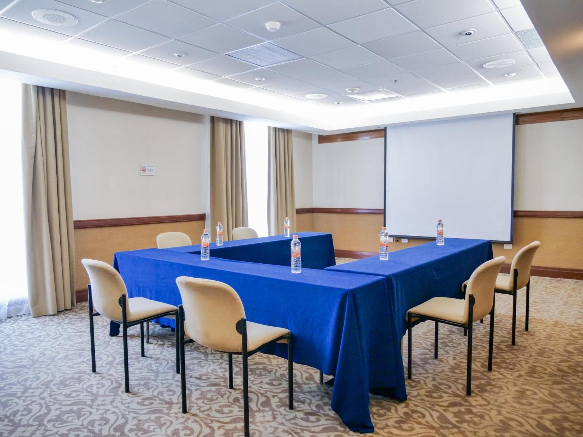 Holiday Inn Express Monterrey Galerias-San Jeronimo By Ihg Exterior foto