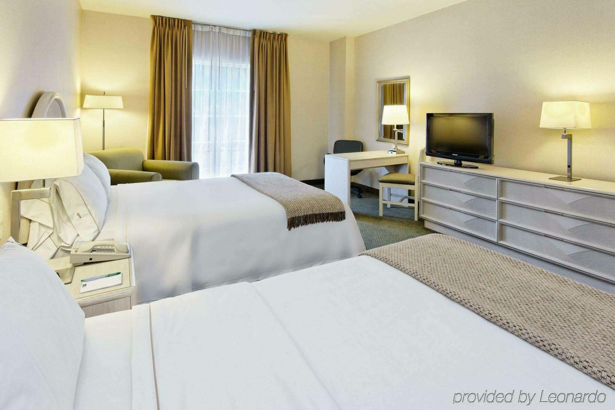 Holiday Inn Express Monterrey Galerias-San Jeronimo By Ihg Zimmer foto